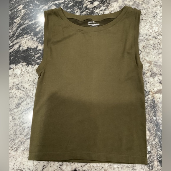 Zenana Outfitters solid color tank top bundle - Picture 2 of 4